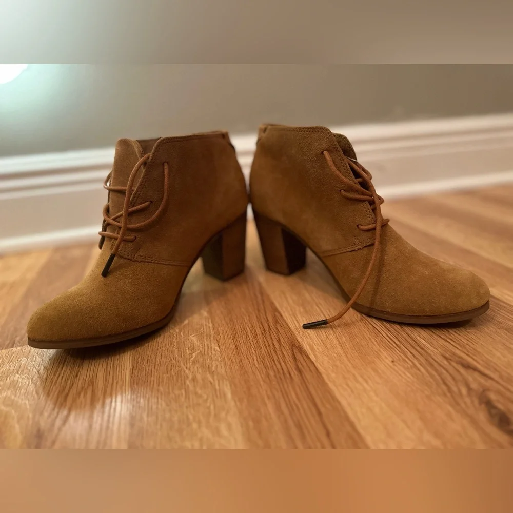 NWOT Tom's suede Light Brown Booties. Women's size 8 - Picture 2 of 7